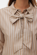Load image into Gallery viewer, Islunn Bow Shirt -  Silver Mink Snow White

