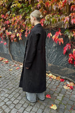 Afbeelding in Gallery-weergave laden, Harper Trench Coat - Black
