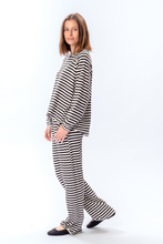 Carica l'immagine nel visualizzatore di Gallery, Stripped Long Sleeve Regular Fit - Black
