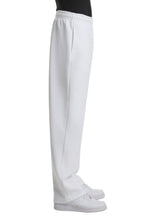 Carica l'immagine nel visualizzatore di Gallery, Everyday Trackpants - White

