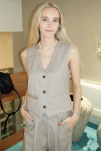 Load image into Gallery viewer, Nadia Vest - Beige

