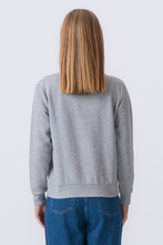 Carica l'immagine nel visualizzatore di Gallery, Essential Crewneck - Grey Melange

