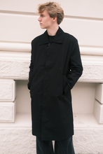 Carica l'immagine nel visualizzatore di Gallery, Trenchcoat - Black
