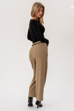 Load image into Gallery viewer, Isabel Loose Pants - Khaki
