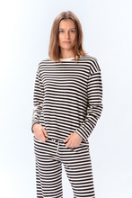 Carica l'immagine nel visualizzatore di Gallery, Stripped Pants - Black
