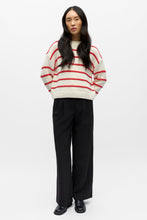 Load image into Gallery viewer, Oda Knit Pullover - Birch Poinsettia

