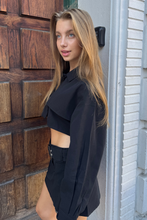 Carregar imagem no visualizador da galeria, Bellanca Crop Jacket - Black
