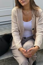 Charger l'image dans la galerie, Cardigan tricoté - beige
