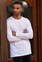 Load image into Gallery viewer, Basic Long-sleeved T-shirt - White
