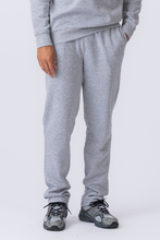 Carregar imagem no visualizador da galeria, Essential Sweatpants - Grey Melange
