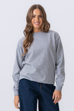 Load image into Gallery viewer, Basic Crewneck - Ash gray (women)
