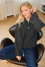 Cargar imagen en el visor de la galería, Josie Polo Knit - Graphite
