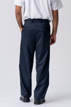Afbeelding in Gallery-weergave laden, Pleated Wide Pants - Navy
