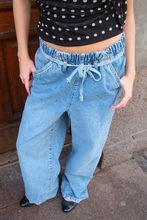 Load image into Gallery viewer, Alessia Baggy Jeans - Blue

