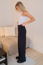 Carica l'immagine nel visualizzatore di Gallery, Talia Baggy Pants - Navy
