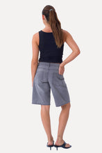Carica l'immagine nel visualizzatore di Gallery, Denim Shorts - Grey
