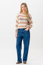 Carregar imagem no visualizador da galeria, Mila Striped Knitted Sweater - Light Camel/White
