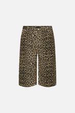 Carregar imagem no visualizador da galeria, Salume Wide Denim Shorts - White Pepper Leo
