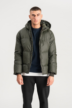 Charger l&#39;image dans la galerie, Coated Hooded Jacket - Olive
