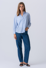 Carica l'immagine nel visualizzatore di Gallery, Layla Striped Shirt - Light Blue
