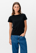 Carregar imagem no visualizador da galeria, T-Shirt básica - Preto
