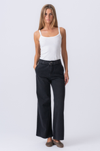 Carica l'immagine nel visualizzatore di Gallery, Amalia Jeans - Grey
