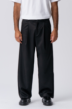 Load image into Gallery viewer, Pleated Wide Pants - Black
