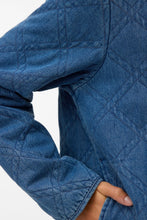 Cargar imagen en el visor de la galería, Era Quilted Jacket - Medium Blue Denim
