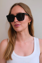 Afbeelding in Gallery-weergave laden, Aisha Sunglasses - Black
