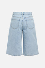 Load image into Gallery viewer, Isra Bermuda Shorts - Medium Blue Denim
