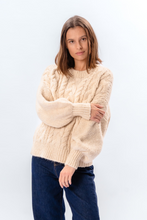 Carica l'immagine nel visualizzatore di Gallery, Emma Knit - Off White
