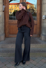 Load image into Gallery viewer, Amalia Jeans - Grey
