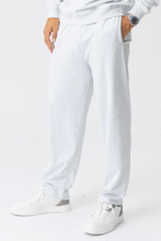 Carica l'immagine nel visualizzatore di Gallery, Original Sweatpants - Light Grey

