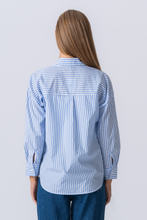 Carica l'immagine nel visualizzatore di Gallery, Layla Striped Shirt - Light Blue

