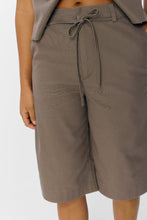 Charger l&#39;image dans la galerie, Aura Bermuda Shorts - Morel
