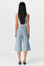 Load image into Gallery viewer, Isra Bermuda Shorts - Medium Blue Denim
