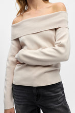 Cargar imagen en el visor de la galería, Reynard Off Shoulder Knit - Silver Grey
