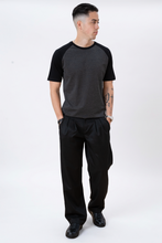 Load image into Gallery viewer, Basic raglan T-shirt - Black-Army
