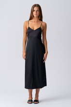 Cargar imagen en el visor de la galería, Elina Strap Dress - Black

