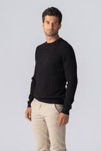 Load image into Gallery viewer, Pullover Cable Knit - Black
