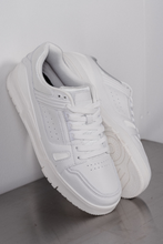 Load image into Gallery viewer, Classic Sneaker - White
