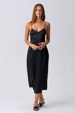 Cargar imagen en el visor de la galería, Elina Strap Dress - Black
