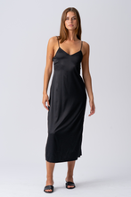 Cargar imagen en el visor de la galería, Elina Strap Dress - Black
