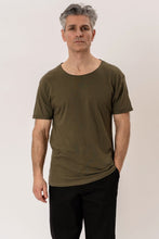 Carica l'immagine nel visualizzatore di Gallery, Neck rotondo profondo - verde oliva
