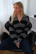 Load image into Gallery viewer, Nora Knit - Grey/Black
