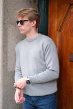 Afbeelding in Gallery-weergave laden, Crewneck Knit Sweater - Light Grey
