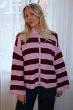 Charger l'image dans la galerie, Josie Polo Knit - Pink/ Burgundy
