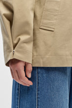 Cargar imagen en el visor de la galería, Paula Trench Jacket - Humus
