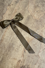 Load image into Gallery viewer, Bow Clip - Brown

