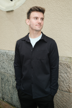 Afbeelding in Gallery-weergave laden, Performance Overshirt - Black
